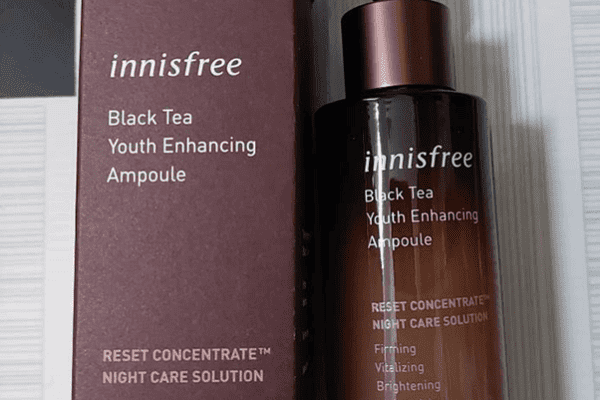 innisfree-black-tea-youth-enhancing-ampoule